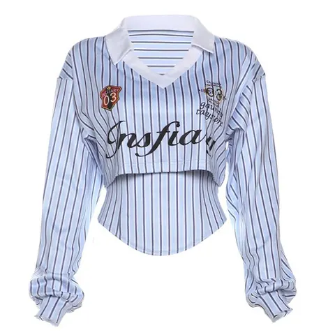 Slanted collar and long sleeves