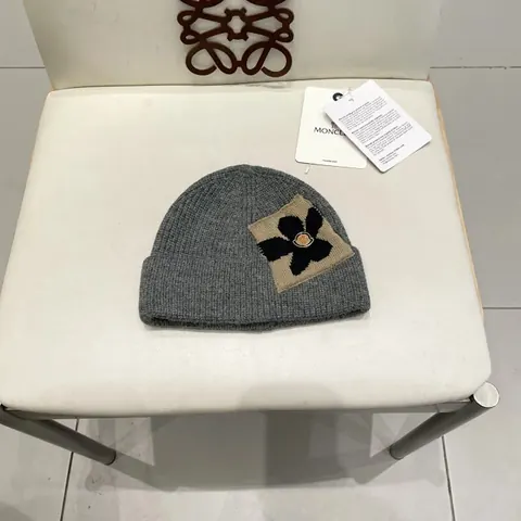 Moncler knitted hat