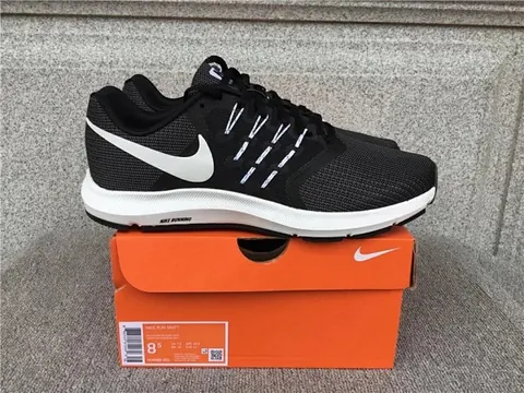 Nike Quest 4 Sneakers