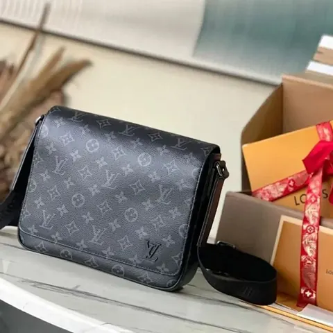 Louis Vuitton Crossbody Bag
