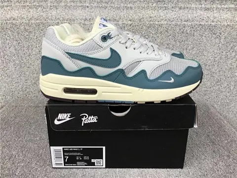 Nike Air Max 1 Sneakers