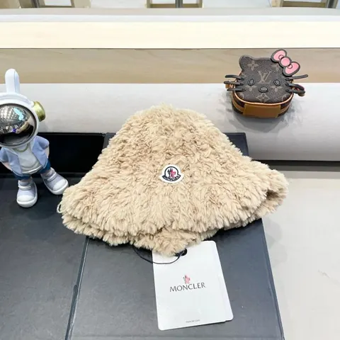 Moncler knitted hat