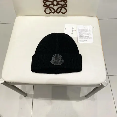 Moncler knitted hat