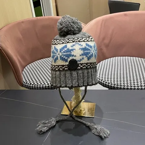 Moncler knitted hat