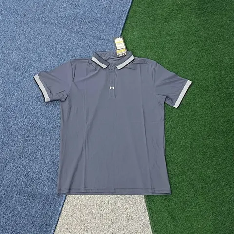 Under Armour T-shirt
