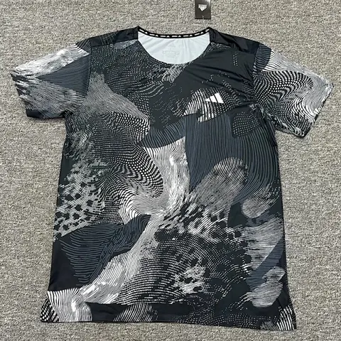 Adidas T-shirt