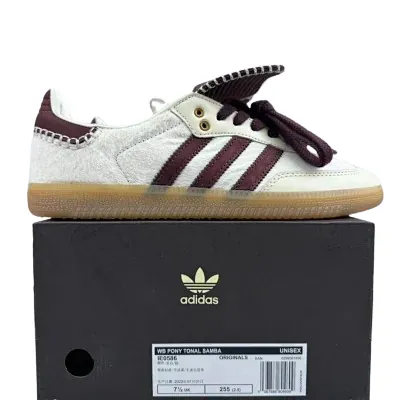 Lots of diffrent adidas shoes